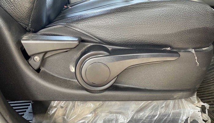 2018 Tata Tiago XZA PETROL, Petrol, Automatic, 8,769 km, Driver Side Adjustment Panel