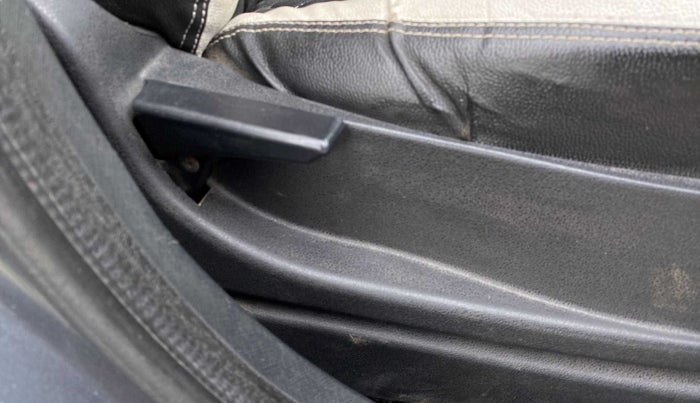 2018 Tata NEXON XM PETROL, Petrol, Manual, 83,550 km, Driver Side Adjustment Panel