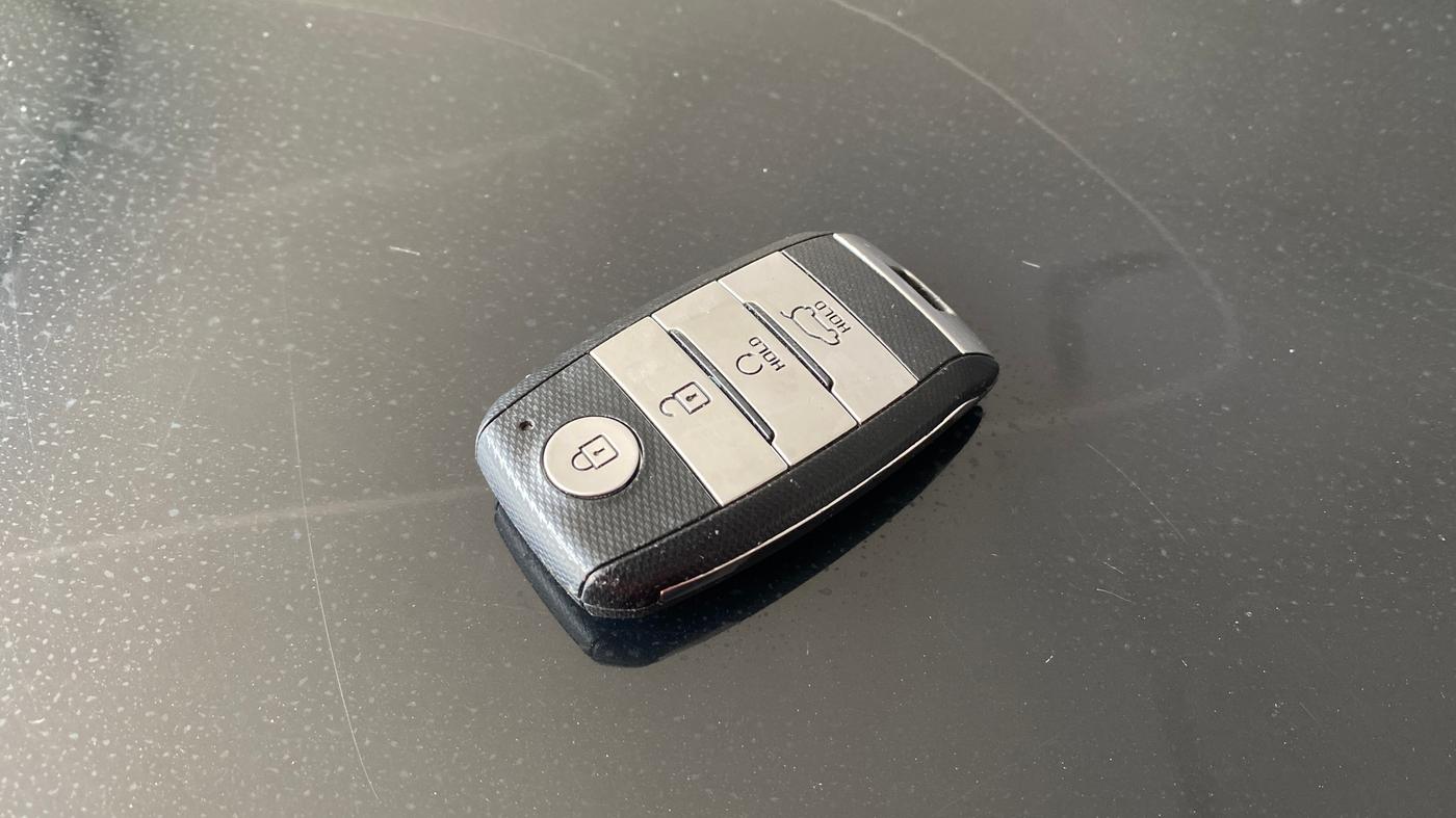 2022 KIA SONET HTX 1.0 IMT, Petrol, Manual, 54,188 km, Key Close Up