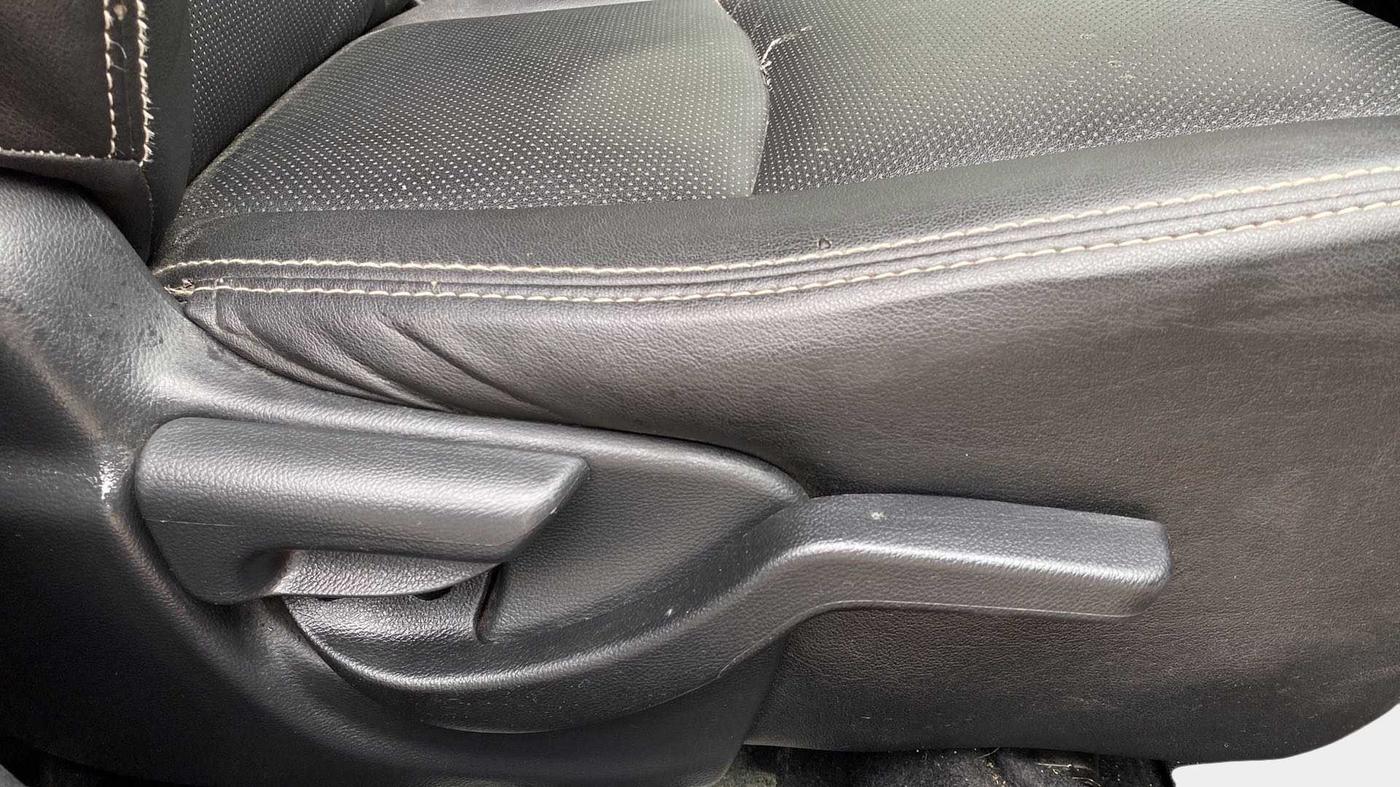 2018 Honda BR-V 1.5L I- DTEC V, Diesel, Manual, 72,392 km, Driver Side Adjustment Panel