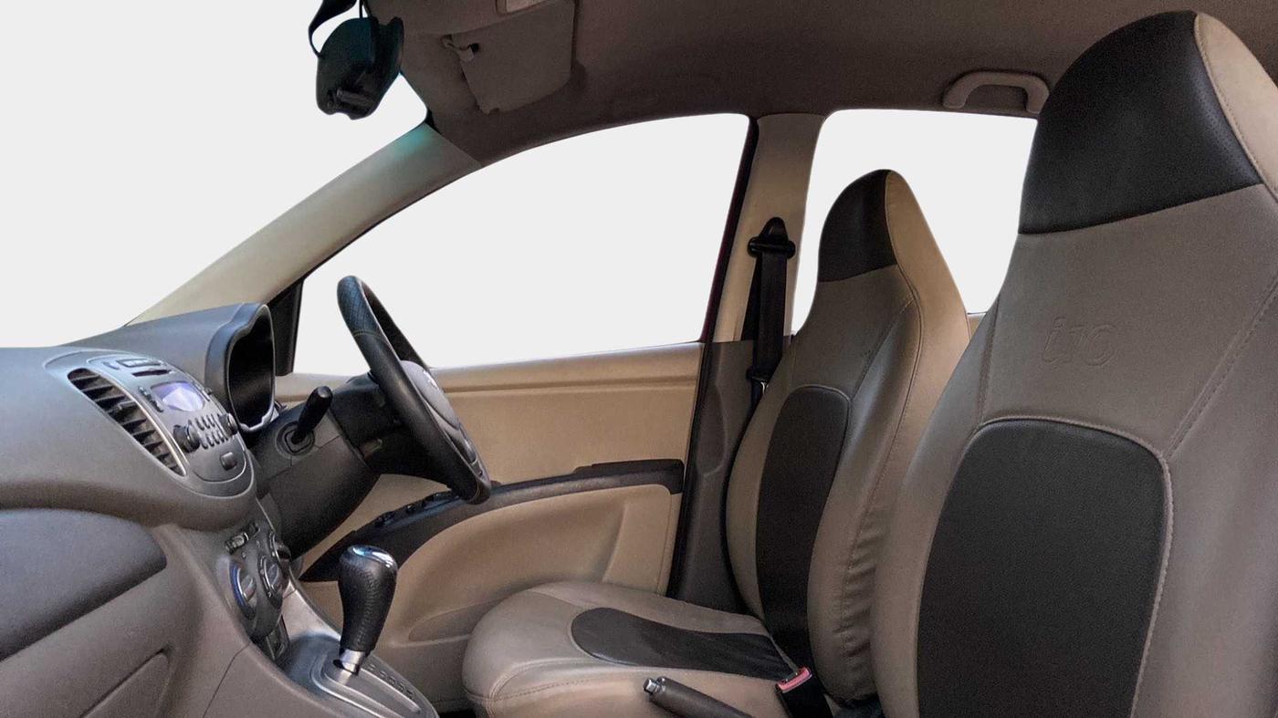 2012 Hyundai i10 SPORTZ 1.2 AT, Petrol, Automatic, 1,02,391 km, Right Side Front Door Cabin