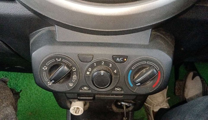 2021 Maruti S PRESSO VXI+, Petrol, Manual, 31,580 km, AC Unit - Front vent has minor damage