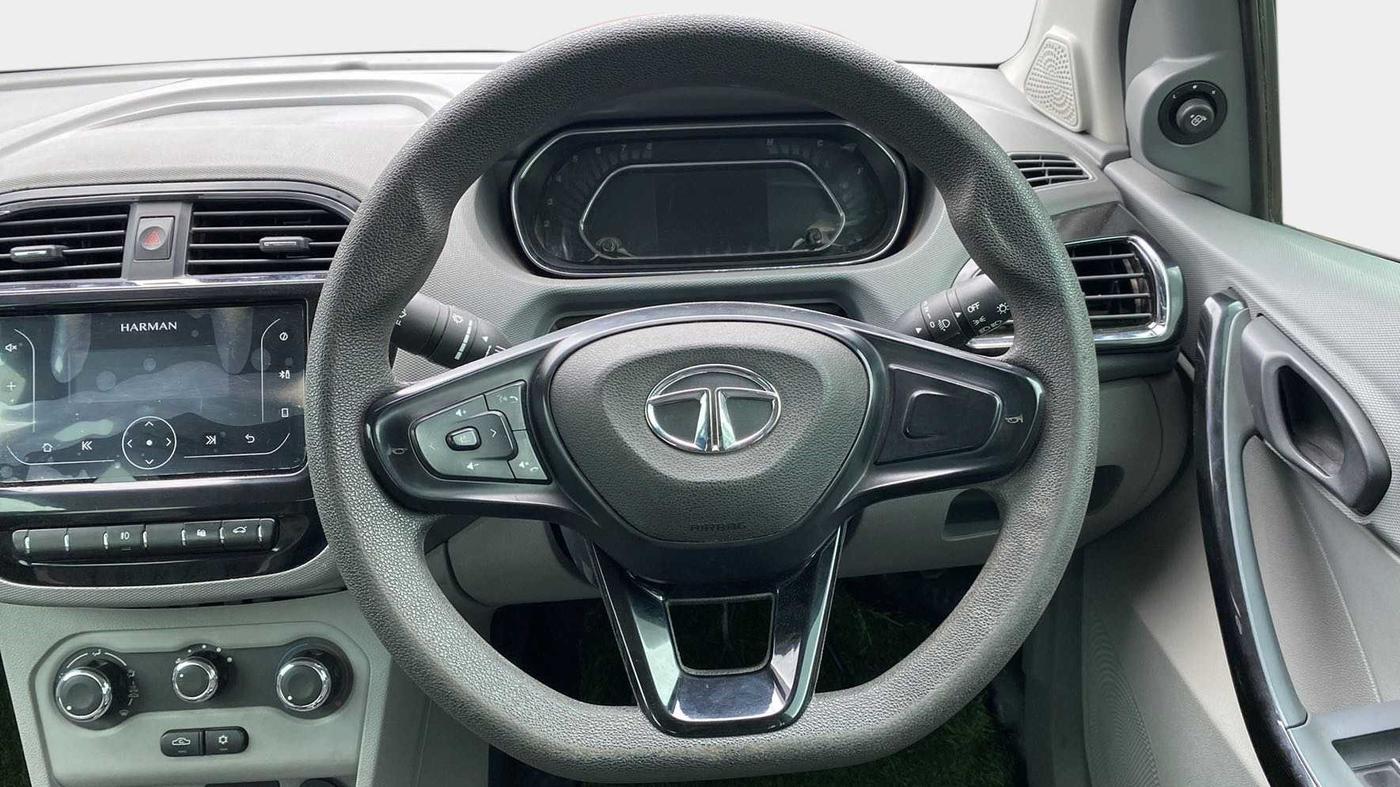 2021 Tata TIGOR XZ PETROL, Petrol, Manual, 42,325 km, Steering Wheel Close Up