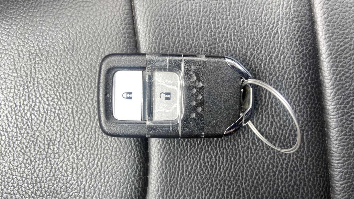 2021 Honda WR-V 1.5L I-DTEC VX MT, Diesel, Manual, 37,949 km, Key Close Up