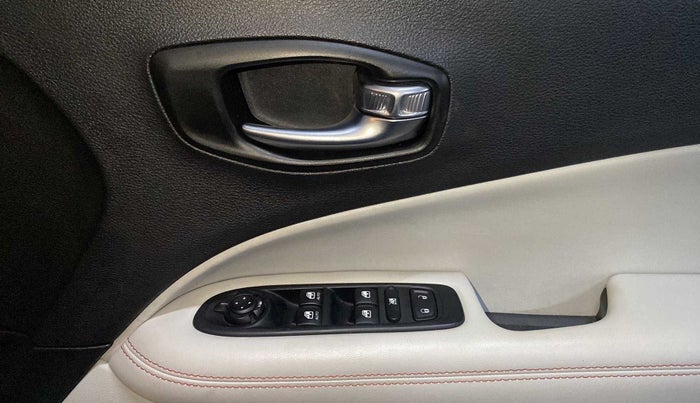2018 Jeep Compass LIMITED 2.0 DIESEL 4X4, Diesel, Manual, 53,771 km, Driver Side Door Panels Control