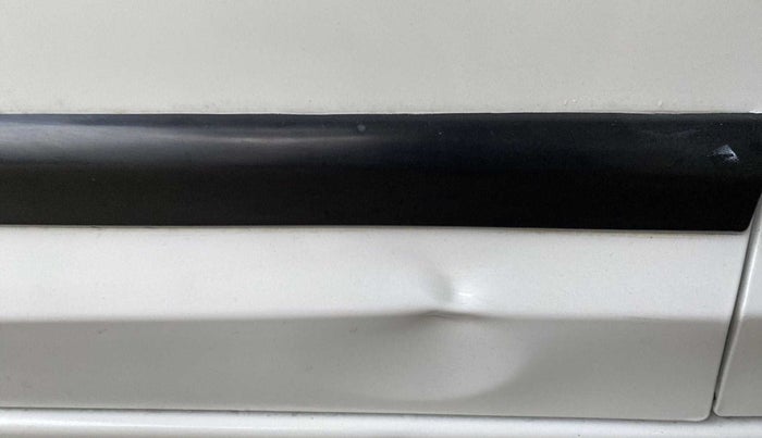 2020 Honda City 1.5L I-VTEC V MT, Petrol, Manual, 31,540 km, Front passenger door - Slightly dented