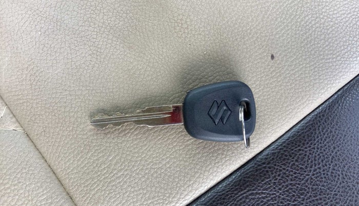 2015 Maruti Swift Dzire VDI, Diesel, Manual, 51,745 km, Key Close Up