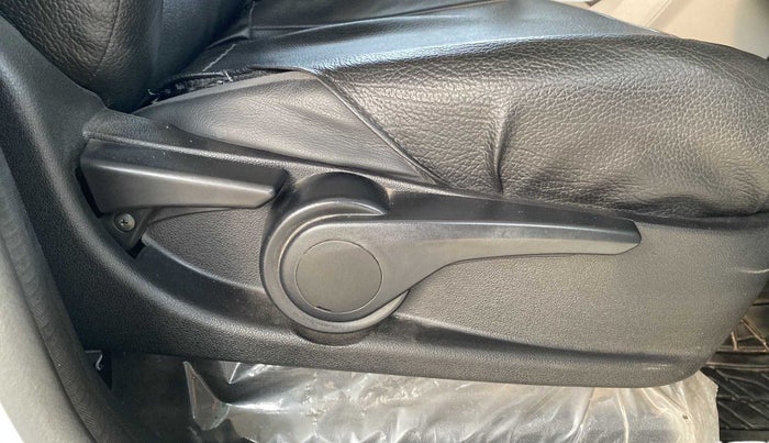 2019 Tata Tiago XZA PETROL, Petrol, Automatic, 14,571 km, Driver Side Adjustment Panel