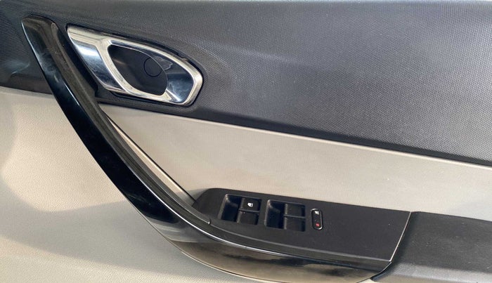 2019 Tata Tiago XZA PETROL, Petrol, Automatic, 14,571 km, Driver Side Door Panels Control