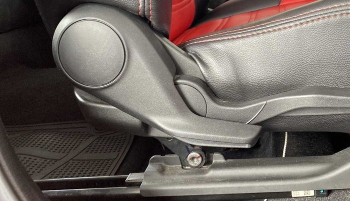 2018 Maruti Swift VXI, Petrol, Manual, 26,811 km, Driver Side Adjustment Panel