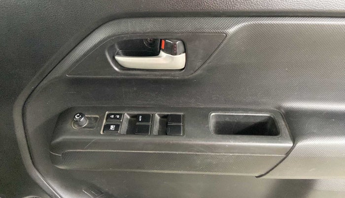 2019 Maruti New Wagon-R VXI 1.0, CNG, Manual, 67,649 km, Driver Side Door Panels Control