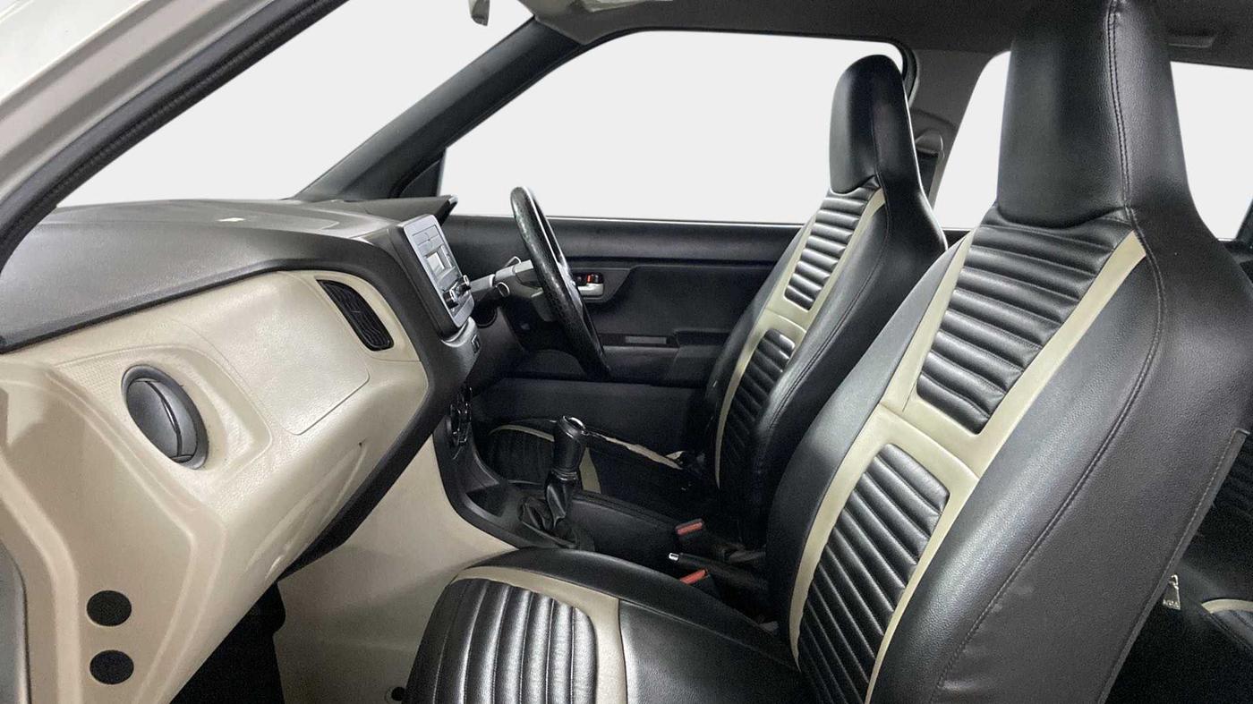 2019 Maruti New Wagon-R VXI 1.0, CNG, Manual, 67,649 km, Right Side Front Door Cabin
