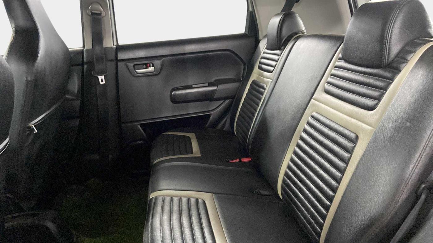 2019 Maruti New Wagon-R VXI 1.0, CNG, Manual, 67,649 km, Right Side Rear Door Cabin