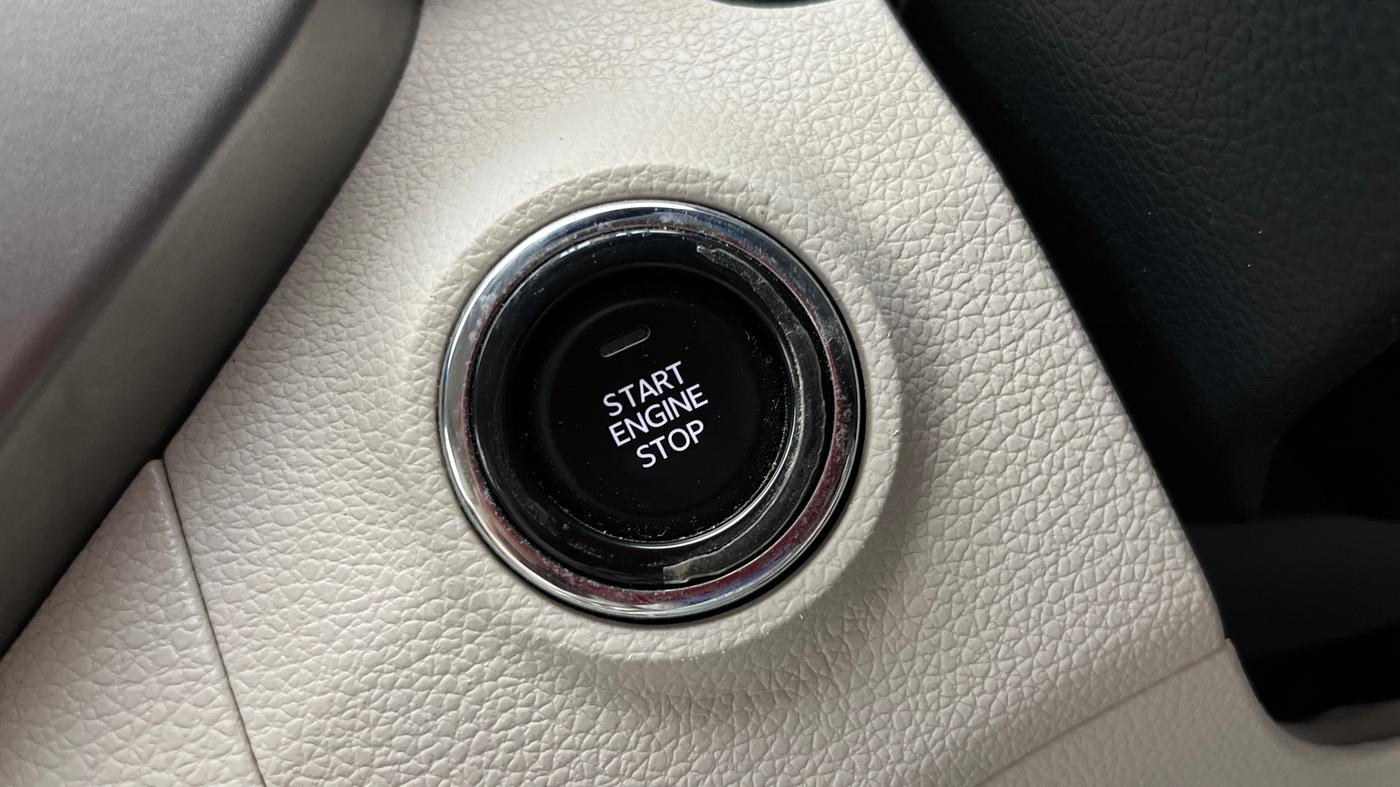 2022 Mahindra XUV300 W8 (O) 1.2 PETROL AMT, Petrol, Automatic, 53,632 km, Keyless Start/ Stop Button