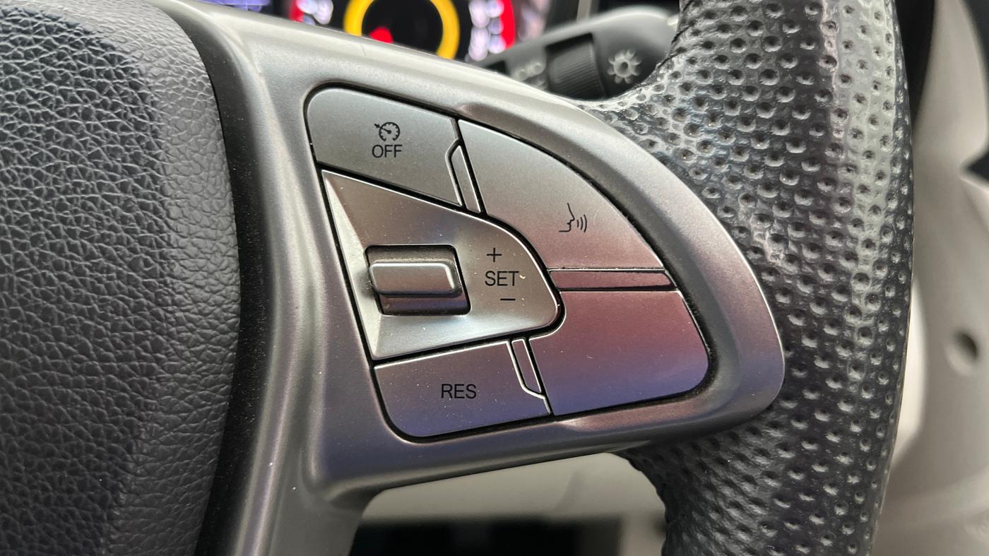2022 Mahindra XUV300 W8 (O) 1.2 PETROL AMT, Petrol, Automatic, 53,632 km, Adaptive Cruise Control