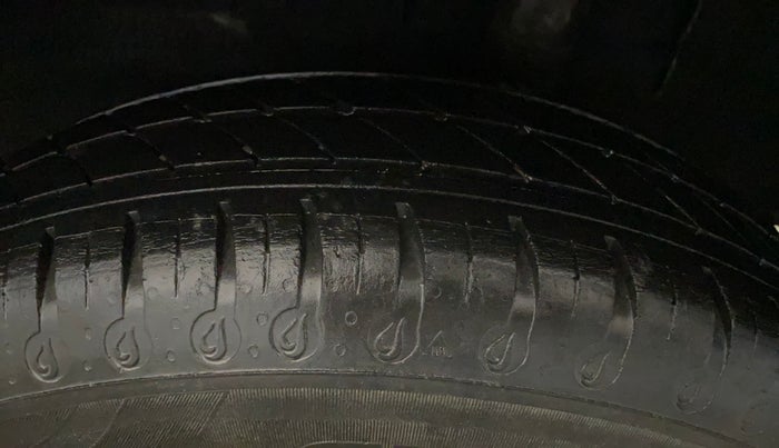 2021 Renault Kwid RXL, Petrol, Manual, 70,117 km, Left Rear Tyre Tread