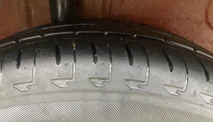 2018 Maruti IGNIS ZETA 1.2, Petrol, Manual, 95,604 km, Right Rear Tyre Tread