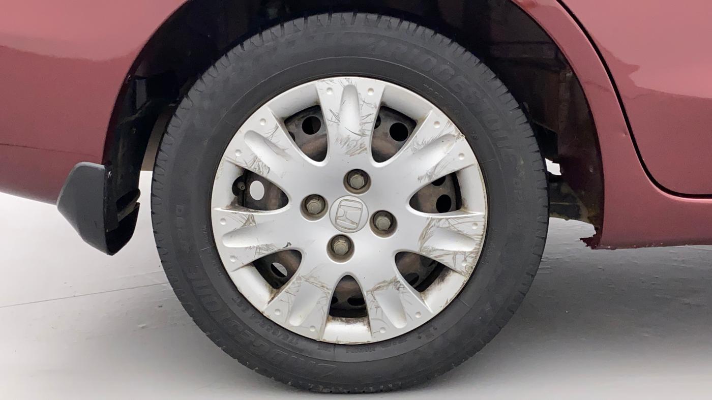 2015 Honda Amaze 1.2L I-VTEC S, Petrol, Manual, 1,02,249 km, Right Rear Wheel