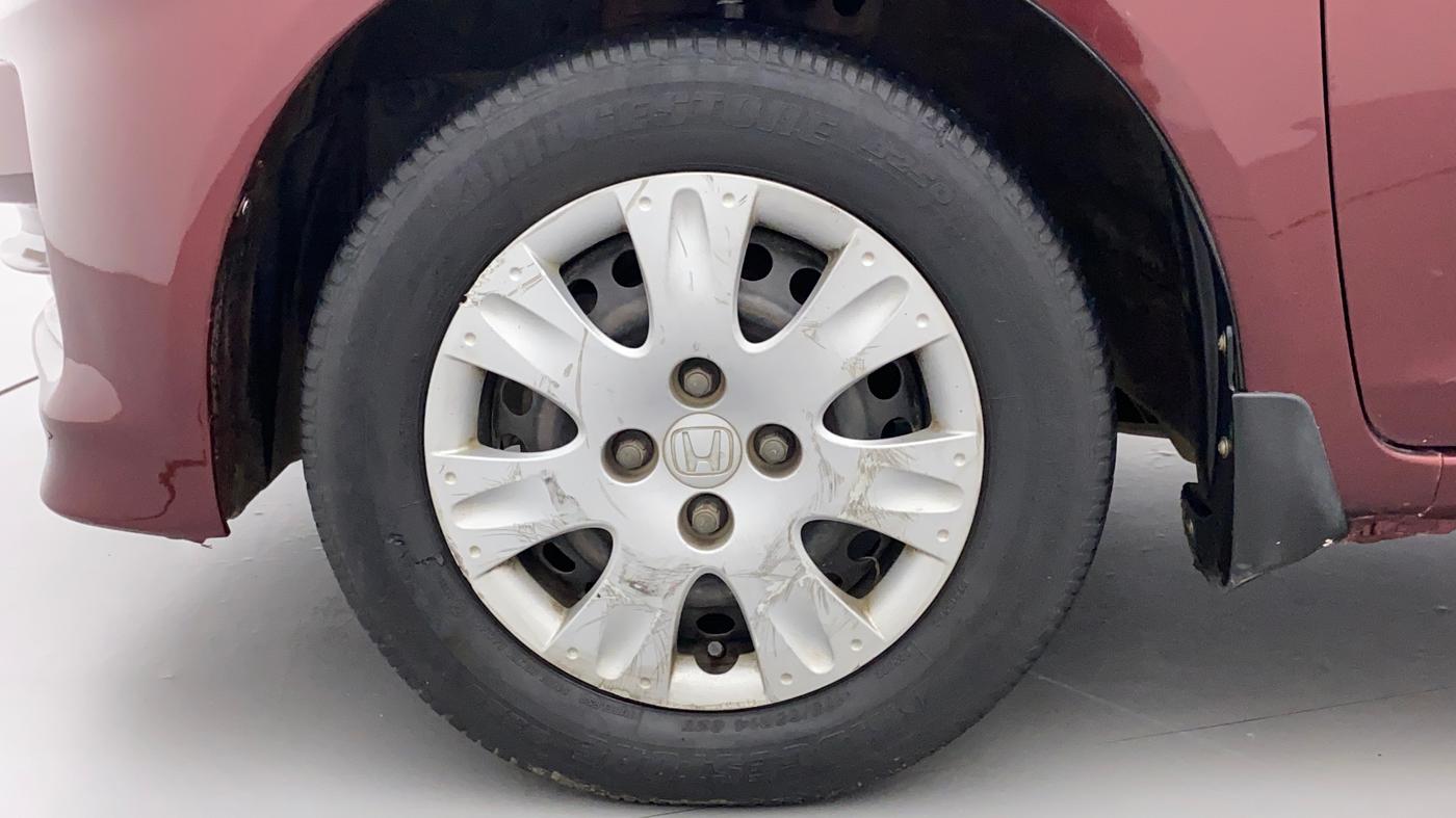 2015 Honda Amaze 1.2L I-VTEC S, Petrol, Manual, 1,02,249 km, Left Front Wheel