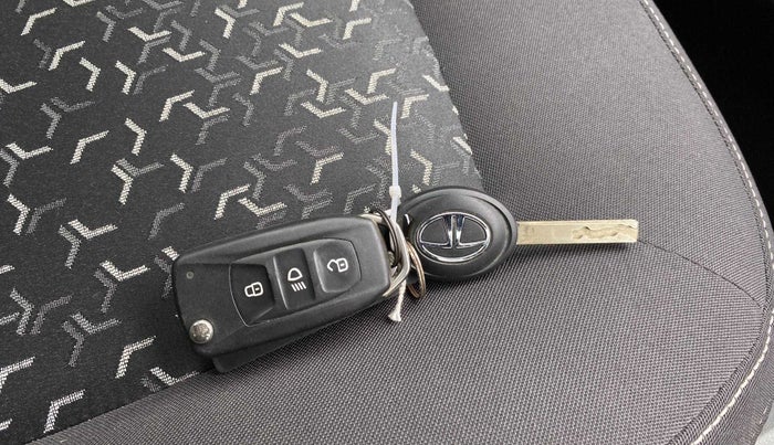 2020 Tata Tiago XT PETROL, Petrol, Manual, 15,874 km, Key Close Up