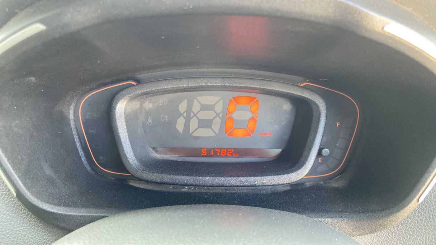 2016 Renault Kwid RXL, Petrol, Manual, 52,427 km, Odometer Image