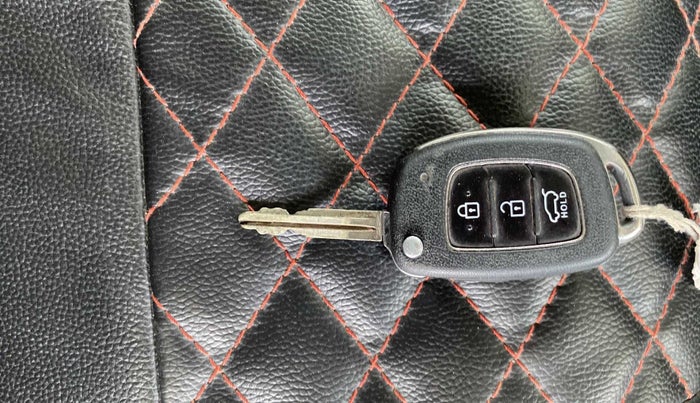 2016 Hyundai i20 Active 1.2 BASE, Petrol, Manual, 1,15,157 km, Key Close Up