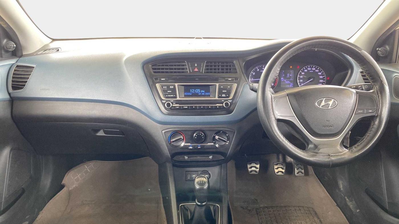 2016 Hyundai i20 Active 1.2 BASE, Petrol, Manual, 1,15,157 km, Dashboard