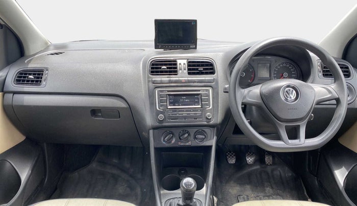 2017 Volkswagen Ameo COMFORTLINE 1.2L, Petrol, Manual, 50,849 km, Dashboard