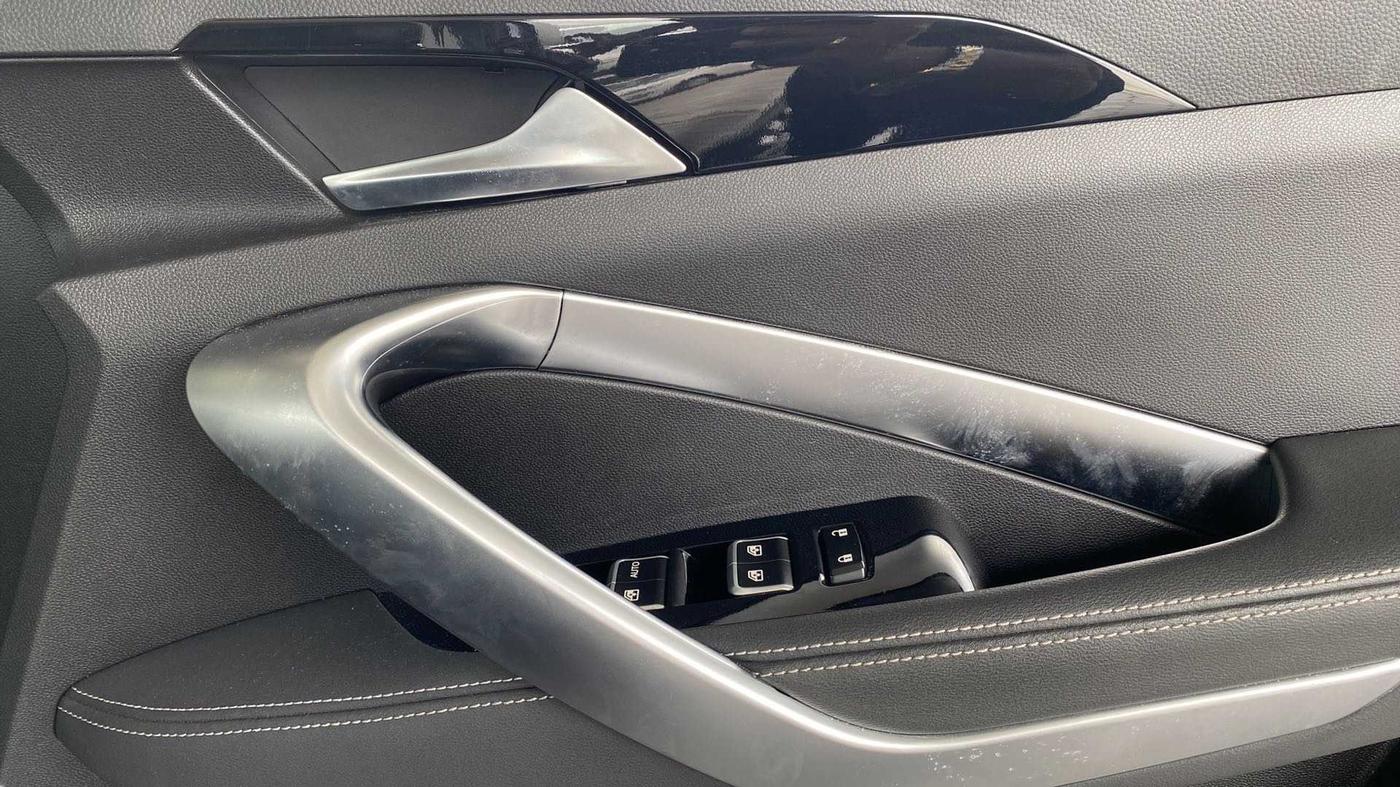 2019 MG HECTOR SMART 1.5 DCT PETROL, Petrol, Automatic, 24,998 km, Driver Side Door Panels Control