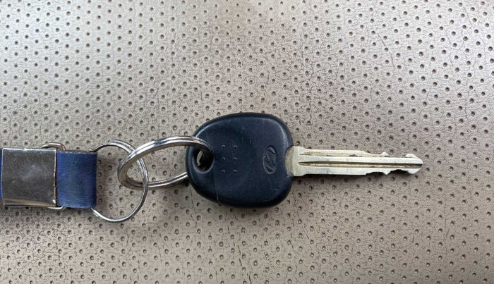 2017 Hyundai Eon ERA +, Petrol, Manual, 40,086 km, Key Close Up