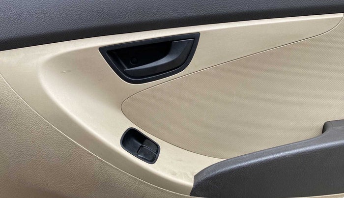 2017 Hyundai Eon ERA +, Petrol, Manual, 40,086 km, Driver Side Door Panels Control