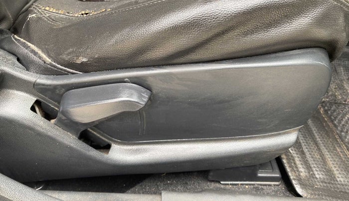 2018 Ford Ecosport TITANIUM 1.5L DIESEL, Diesel, Manual, 1,00,462 km, Driver Side Adjustment Panel