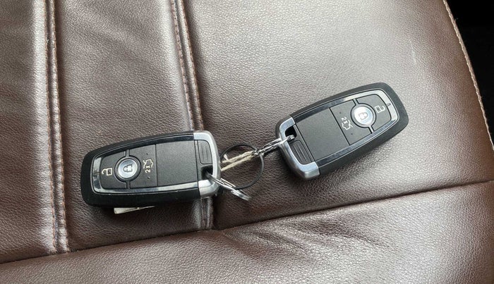 2018 Ford FREESTYLE TITANIUM PLUS 1.2 PETROL, Petrol, Manual, 27,342 km, Key Close Up