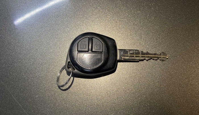 2015 Maruti Swift Dzire VXI, Petrol, Manual, 59,994 km, Key Close Up