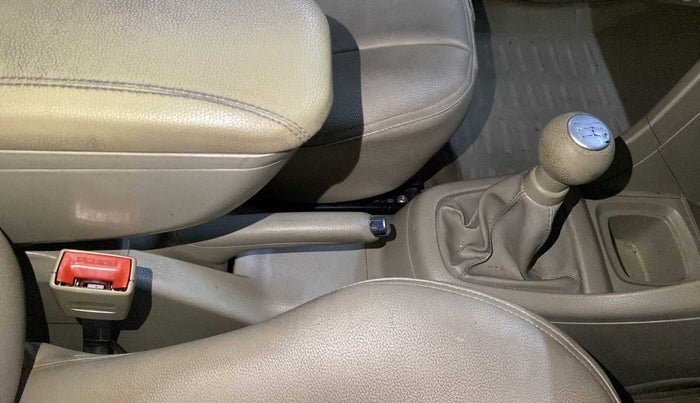 2015 Maruti Swift Dzire VXI, Petrol, Manual, 59,994 km, Gear Lever
