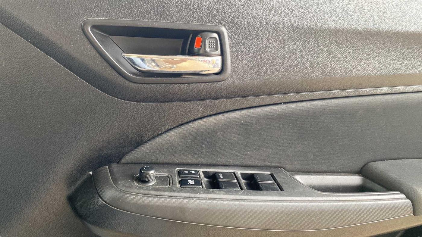 2019 Maruti Swift VXI, Petrol, Manual, 40,522 km, Driver Side Door Panels Control