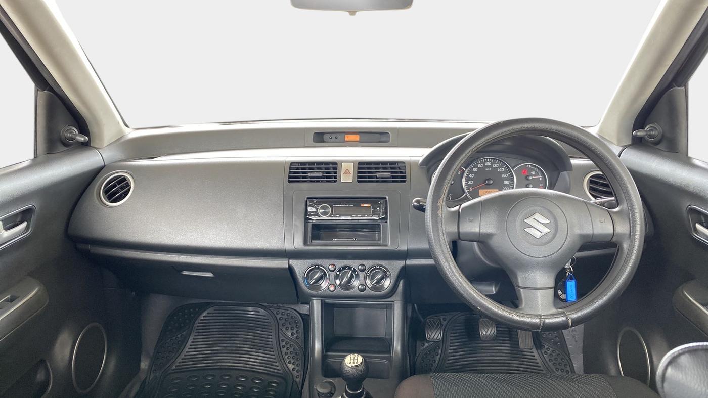 2011 Maruti Swift VXI, Petrol, Manual, 1,22,899 km, Dashboard