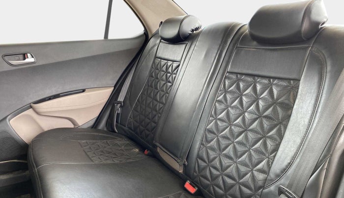 2018 Hyundai Xcent SX 1.2 (O), Petrol, Manual, 42,865 km, Right Side Rear Door Cabin