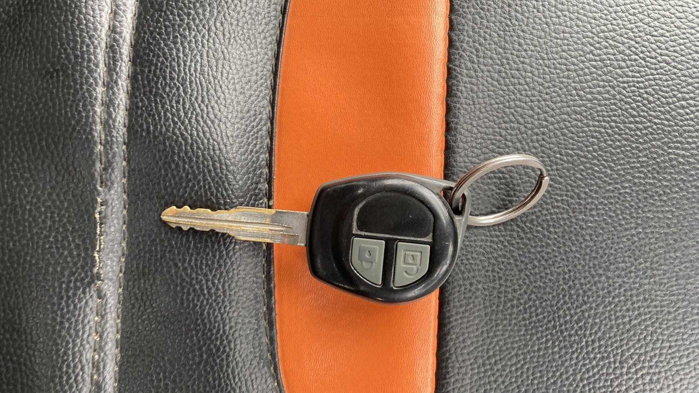 2017 Maruti Alto 800 VXI, Petrol, Manual, 85,343 km, Key Close Up