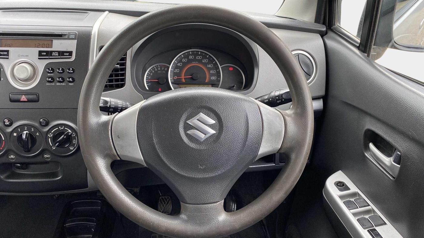 2010 Maruti Wagon R 1.0 VXI, Petrol, Manual, 64,810 km, Steering Wheel Close Up