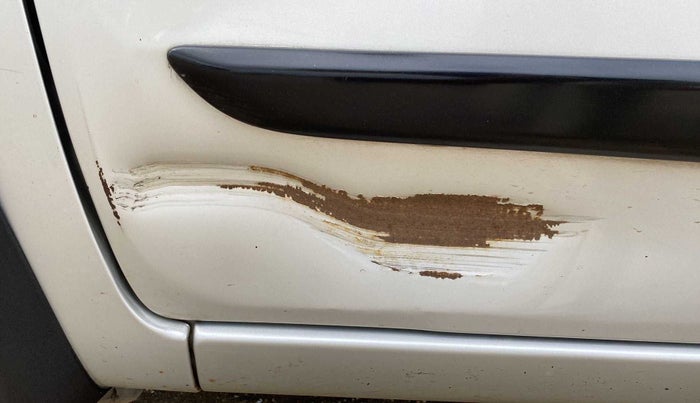 2010 Maruti Wagon R 1.0 VXI, Petrol, Manual, 64,810 km, Front passenger door - Slightly dented
