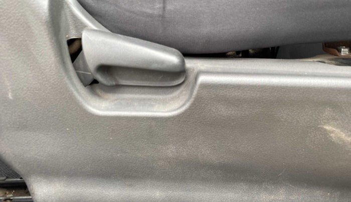 2010 Maruti Wagon R 1.0 VXI, Petrol, Manual, 64,810 km, Driver Side Adjustment Panel