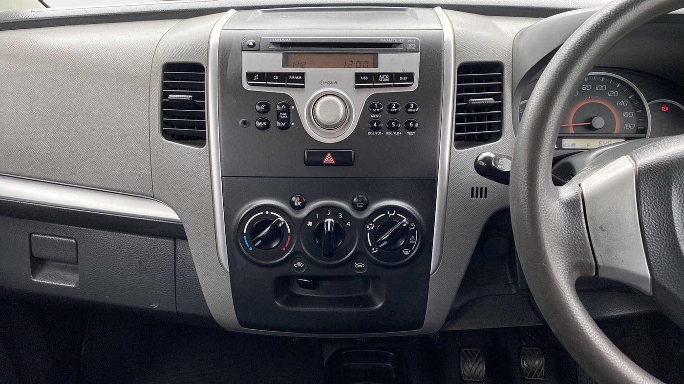 2010 Maruti Wagon R 1.0 VXI, Petrol, Manual, 64,810 km, Infotainment System