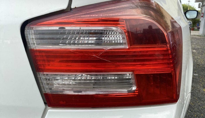 2013 Honda City 1.5L I-VTEC V MT, Petrol, Manual, 1,25,544 km, Right tail light - Minor damage