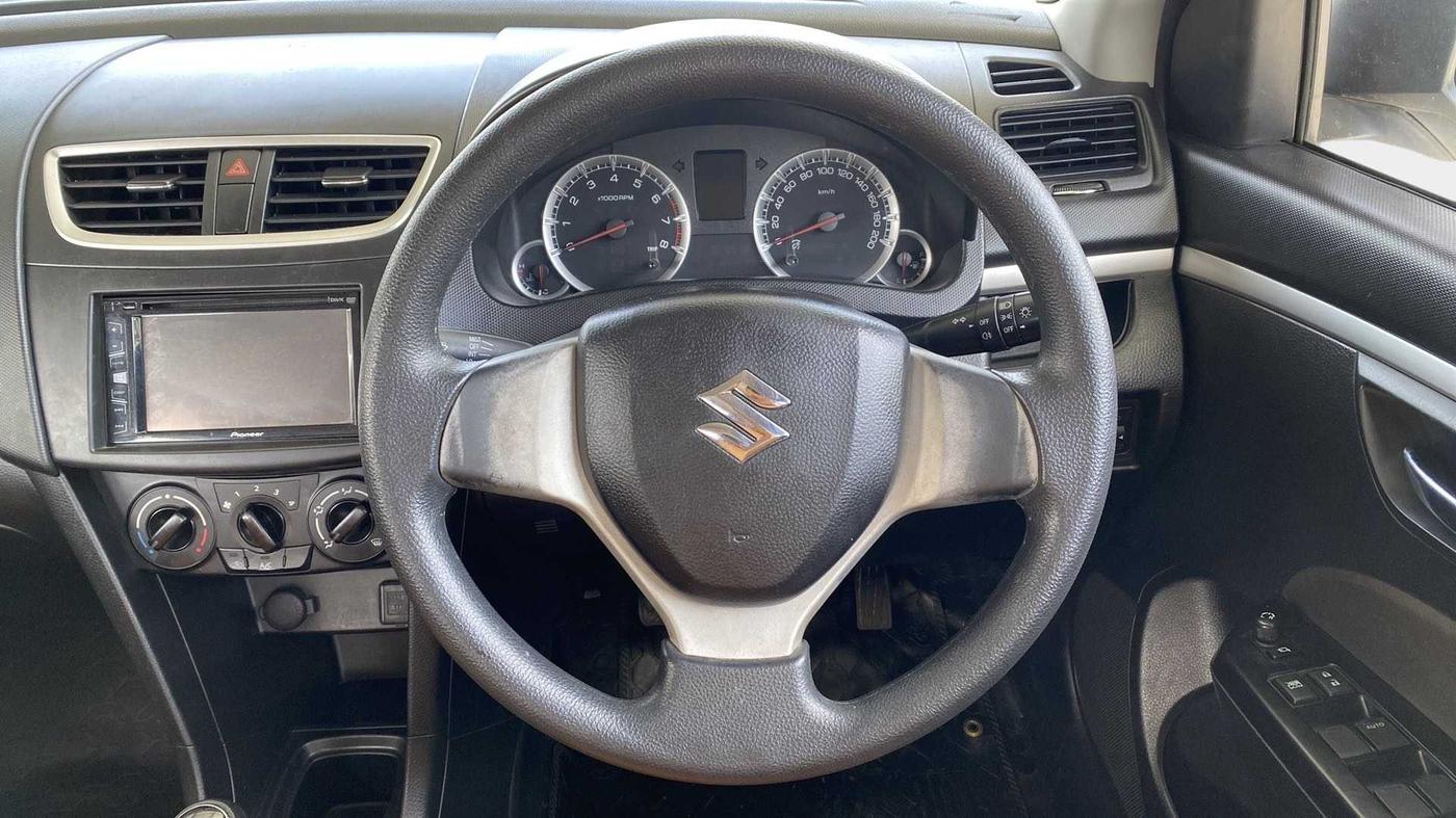 2016 Maruti Swift VXI, Petrol, Manual, 54,625 km, Steering Wheel Close Up
