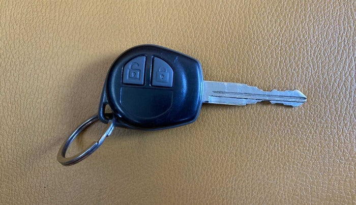 2016 Maruti Swift VXI, Petrol, Manual, 54,625 km, Key Close Up