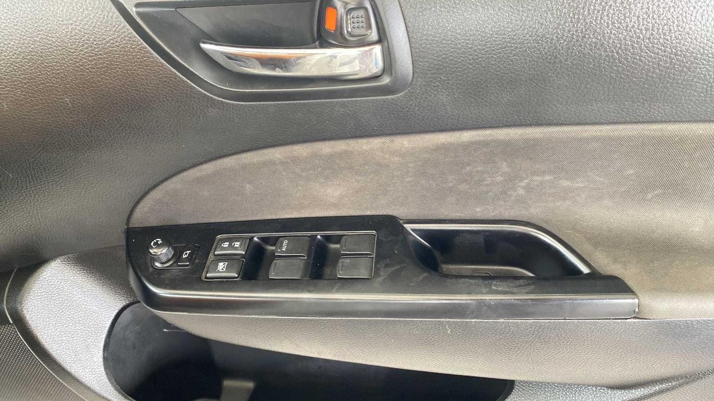2016 Maruti Swift VXI, Petrol, Manual, 54,625 km, Driver Side Door Panels Control