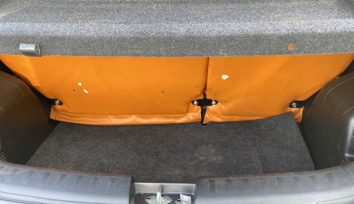 2016 Maruti Swift VXI, Petrol, Manual, 54,625 km, Boot Inside