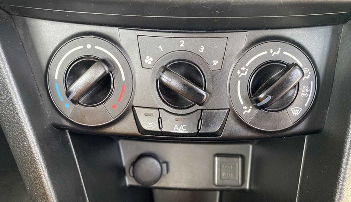 2016 Maruti Swift VXI, Petrol, Manual, 54,625 km, AC Unit - Directional switch has minor damage