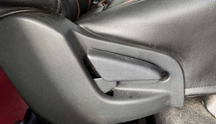 2018 Datsun Go T, Petrol, Manual, 71,105 km, Driver Side Adjustment Panel